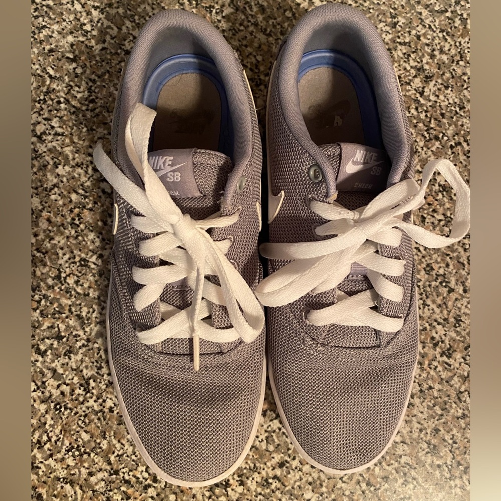 Men’s Nike Sb Check Solar Sneakers View 2
